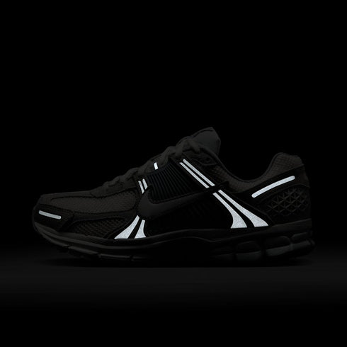 NIKE Zoom Vomero 5 Womens Sneakers